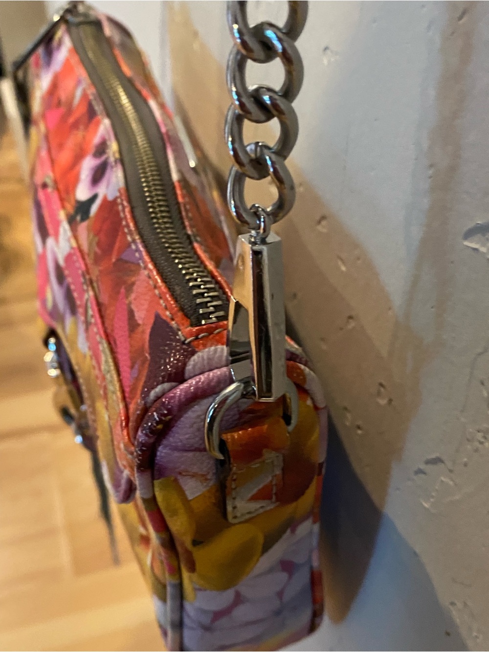 Rebecca Minkoff EUC Floral Crossbody Bag with chain detail strap & suede strap - Picture 4 of 11